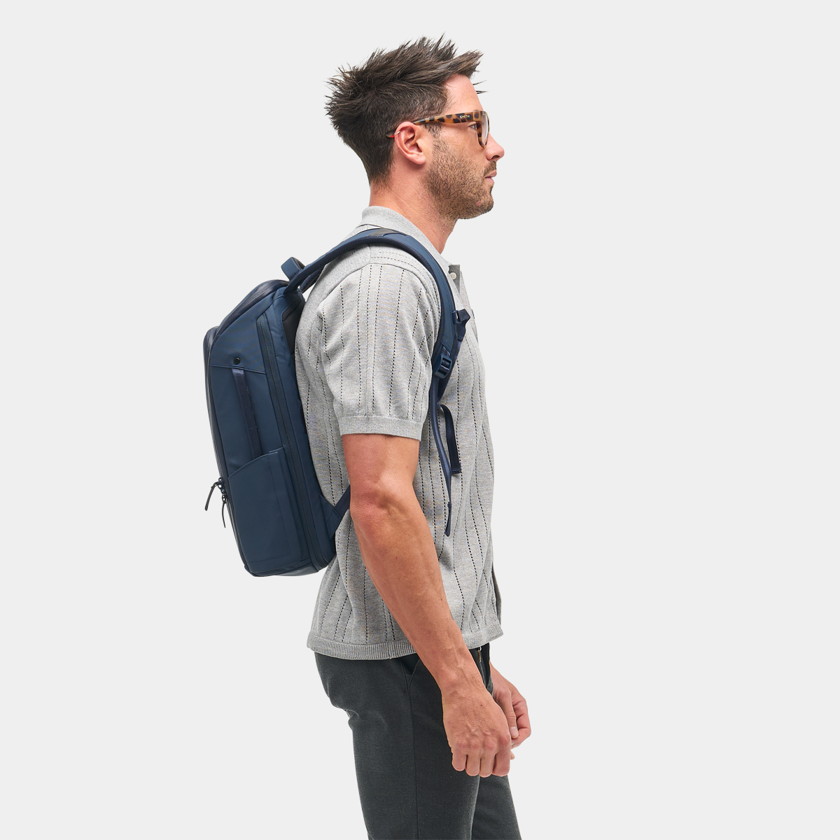 NOMATIC Backpack 14L in navy, product detail view