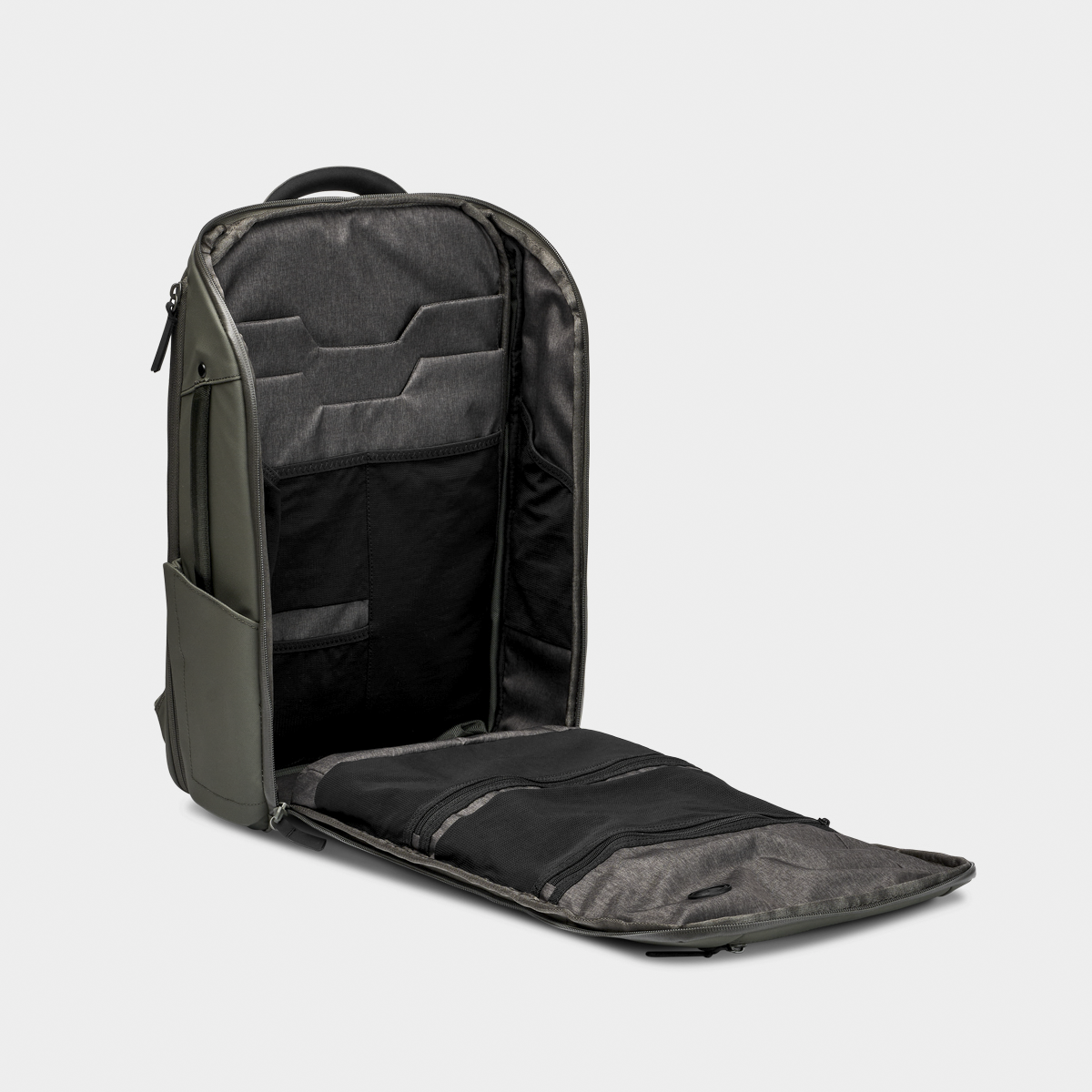NOMATIC Backpack 14L in olive, product view