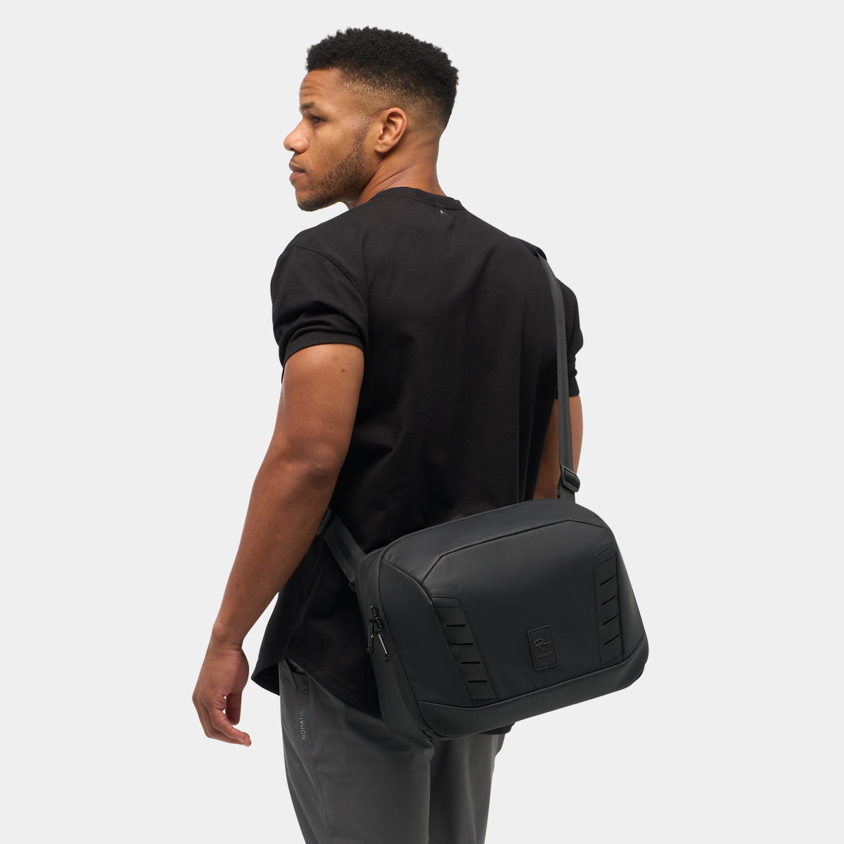 Nomatic McKinnon Camera Messenger 13L