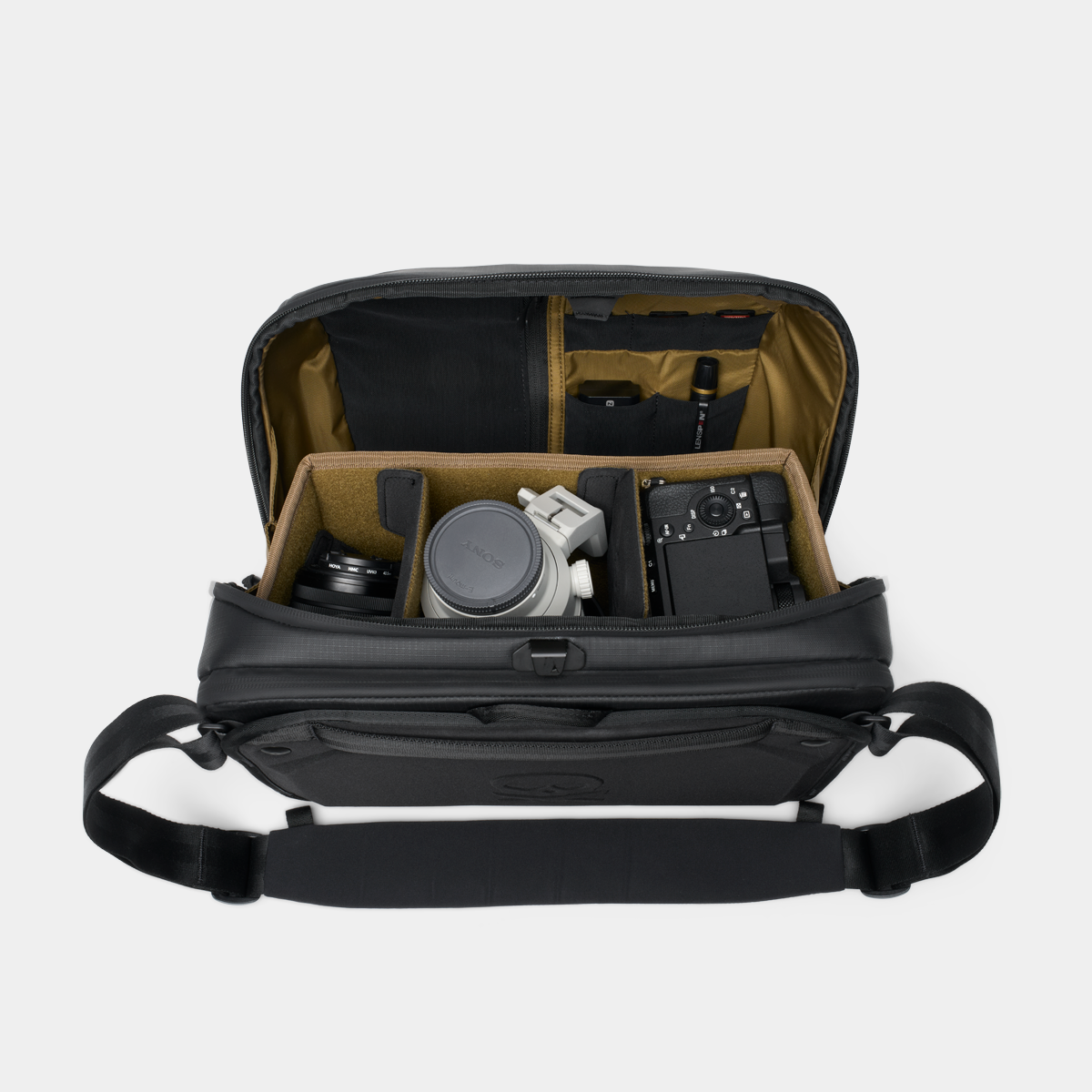 Nomatic McKinnon Camera Messenger 13L