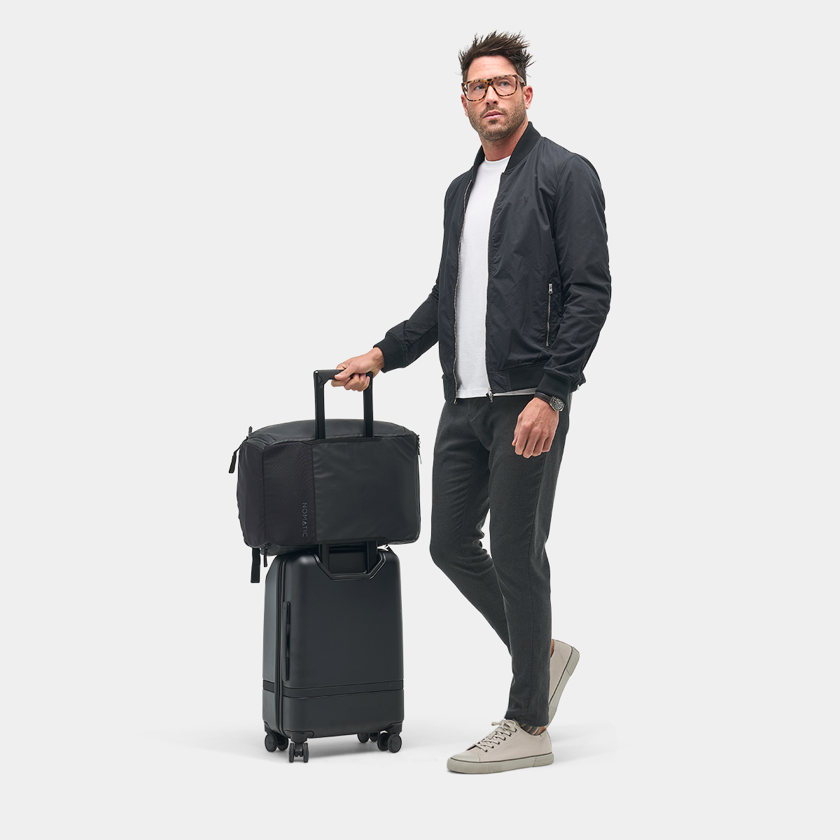 NOMATIC Travel Bag 30L in black, product detail view